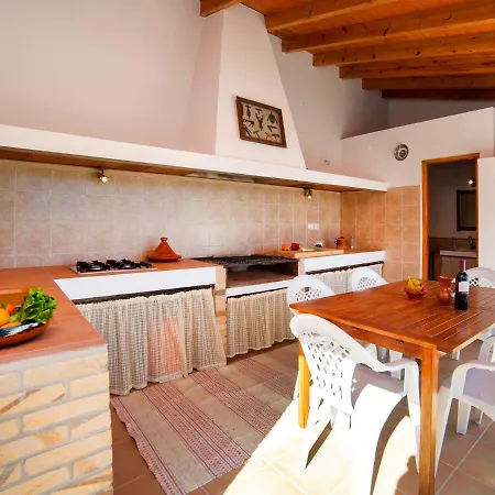 Vicent By Interhome Tatil Evi